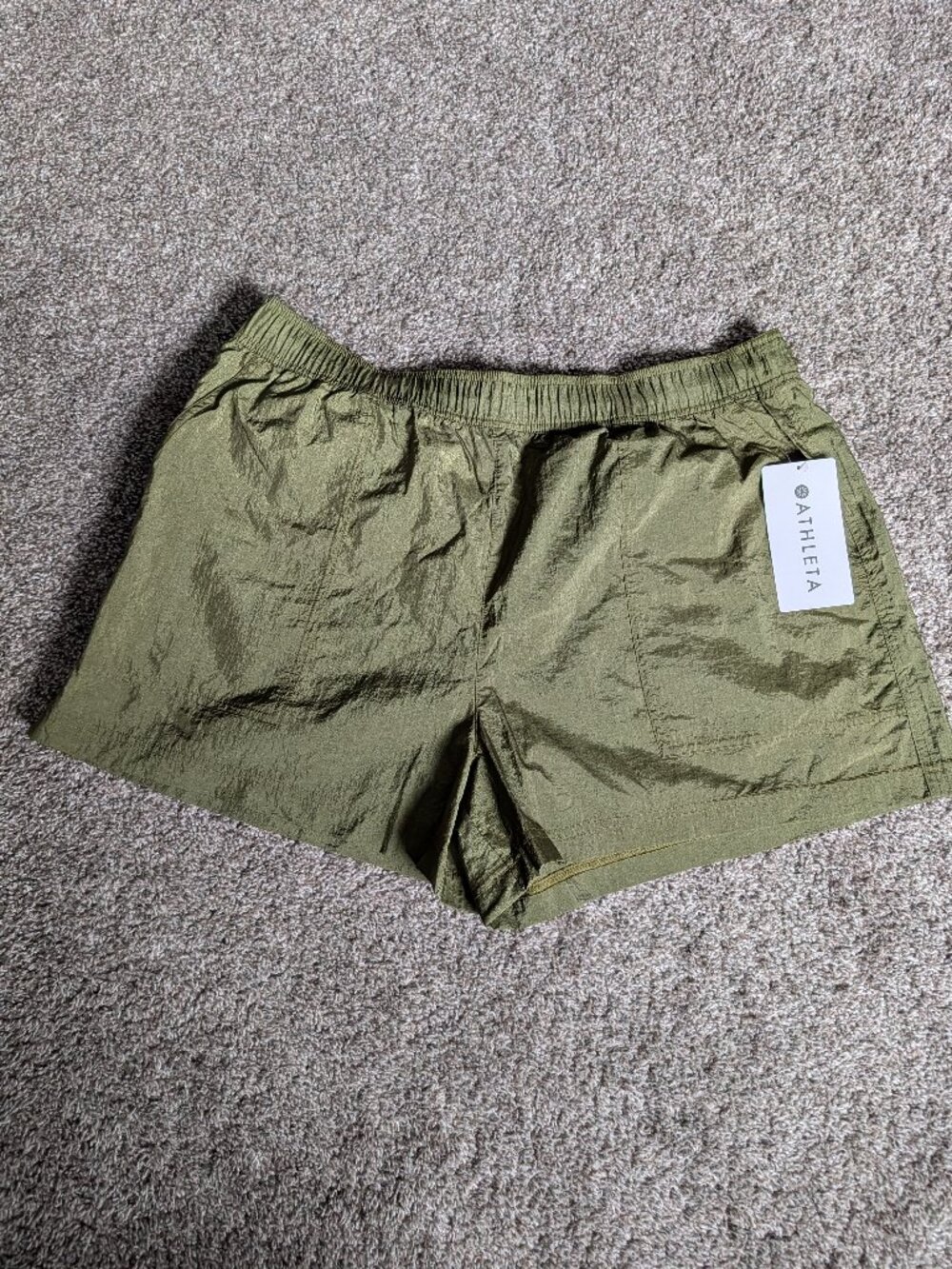 NWT Athleta Lunar Utility Short Women's XL Olive Green Breathable Crinkle Nylon